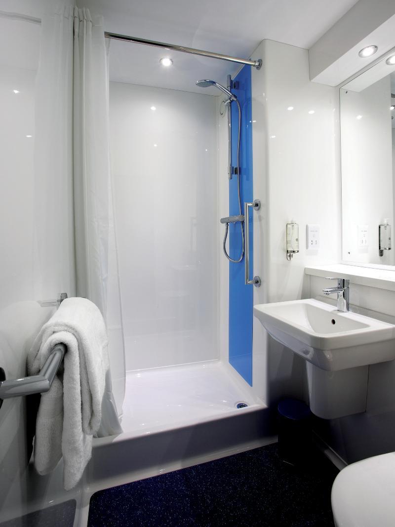 Travelodge London Richmond Central Eksteriør bilde